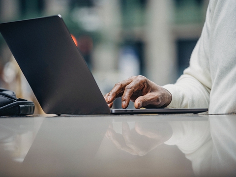 香港公司申請(qǐng)稅務(wù)居民身份條件詳解：全方位指南